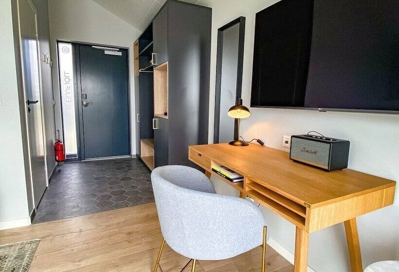 اتاق لوکس, Magma