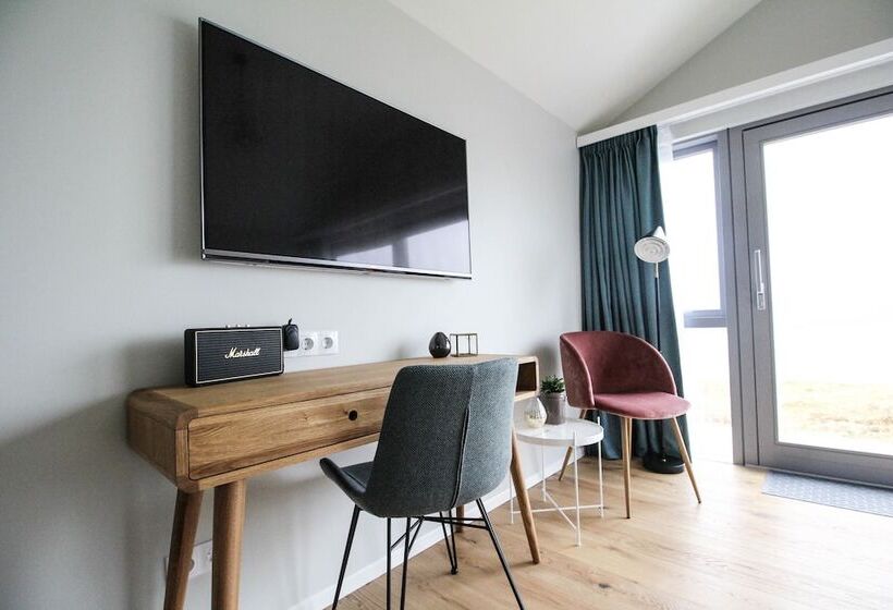 اتاق خانوادگی, Magma