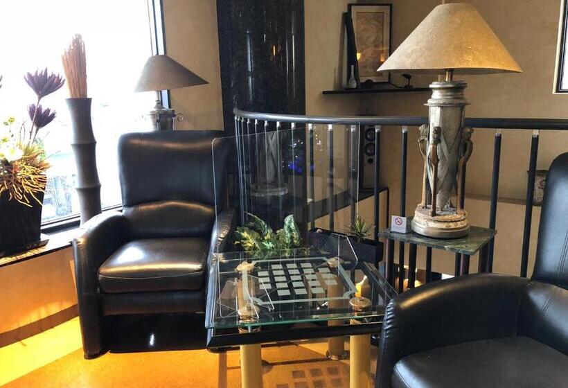 חדר סטנדרט יחיד, Satellite