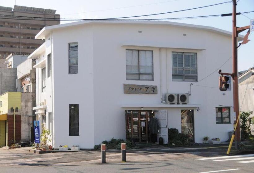 이코노미 룸, Guest House Aki
