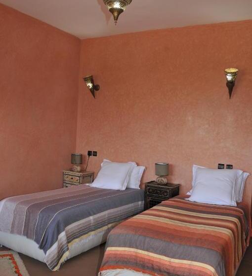 庭の見えるスタンダードトリプルルーム, Aftas Trip