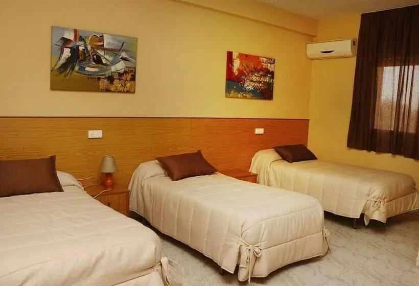 Standard Kolmen Hengen Huone, Hostal Restaurante Labrat