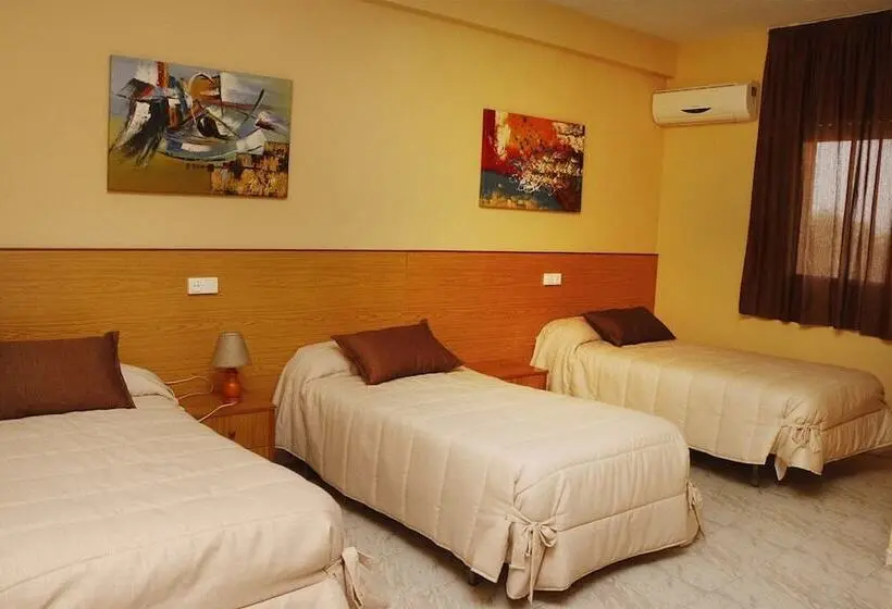 Standard Kolmen Hengen Huone, Hostal Restaurante Labrat