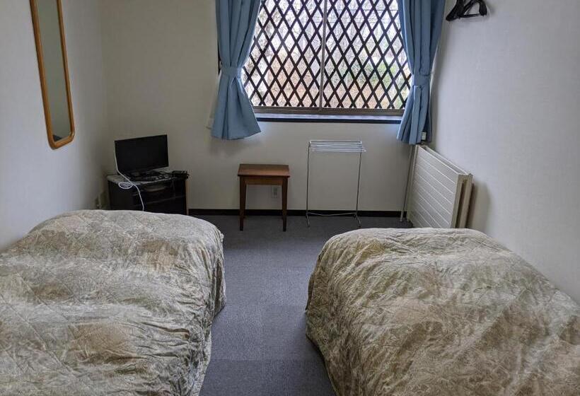 غرفة إقتصادية حمام مشترك, Madam Mirei