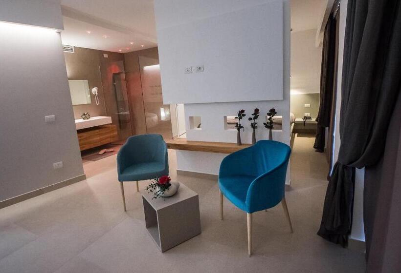 سوئیت با بالکن, Malucri Resort