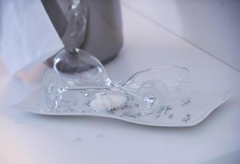 سوئیت با بالکن, Malucri Resort