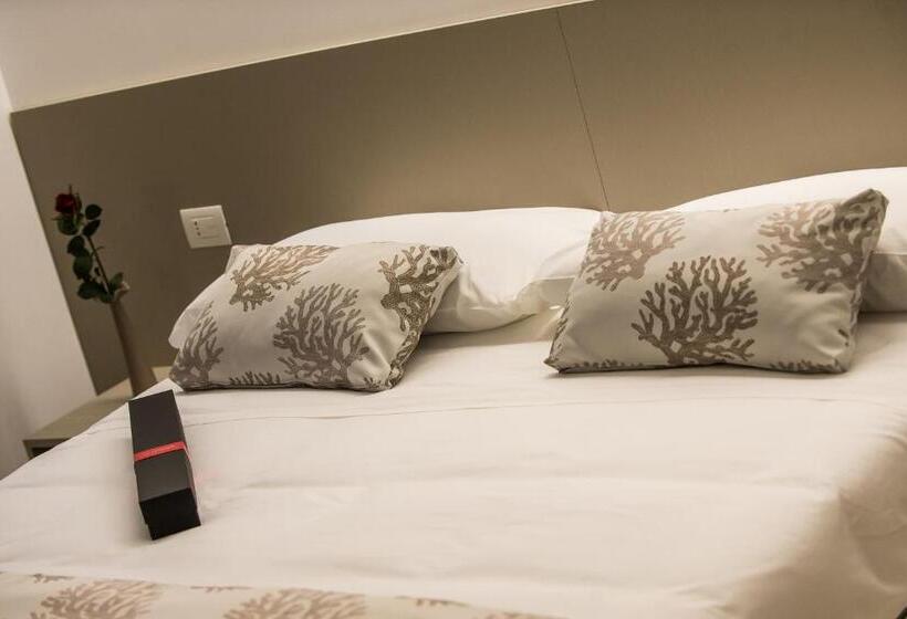 اتاق استاندارد سه نفره, Malucri Resort