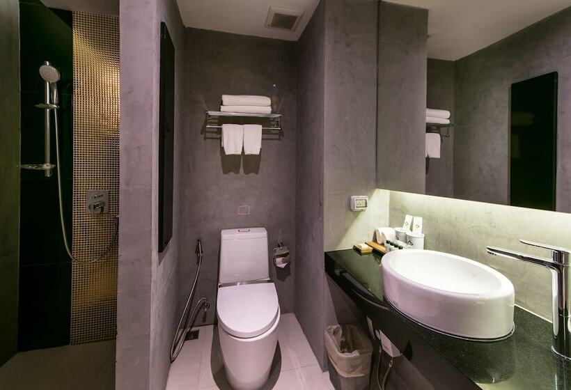 디럭스 룸, Nadee 10 Resort &