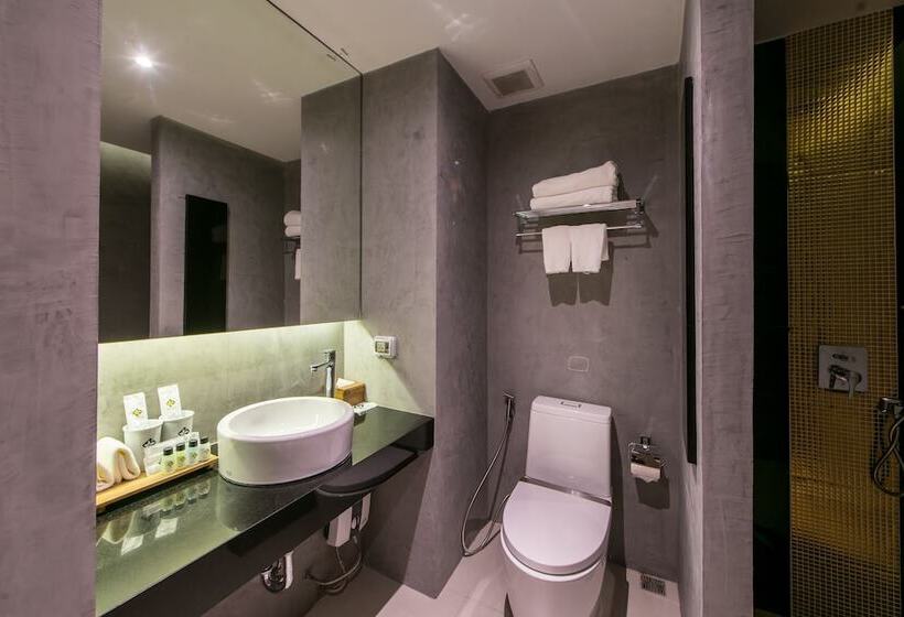 디럭스 룸, Nadee 10 Resort &