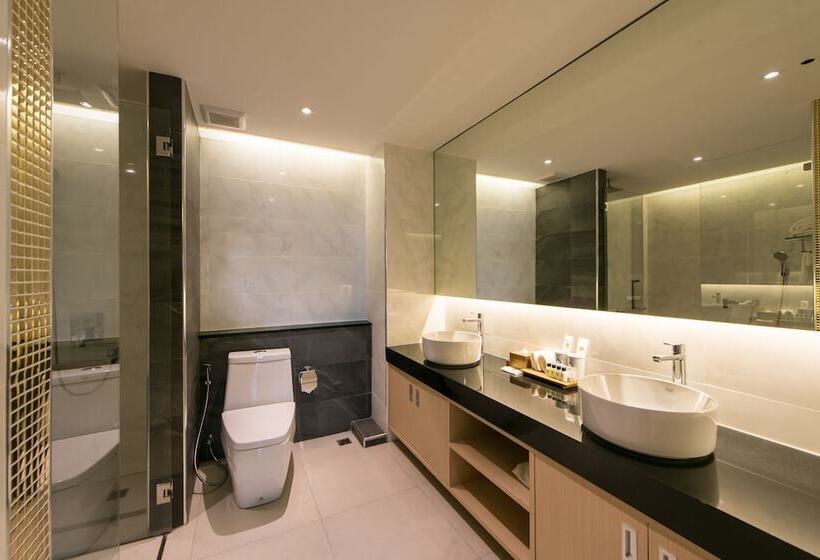 스위트, Nadee 10 Resort &