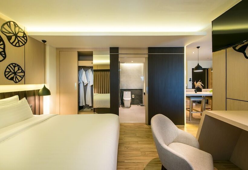 스위트, Nadee 10 Resort &