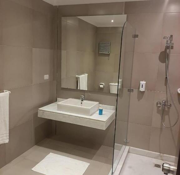 استودیوی لوکس, Nakhil Inn Residence