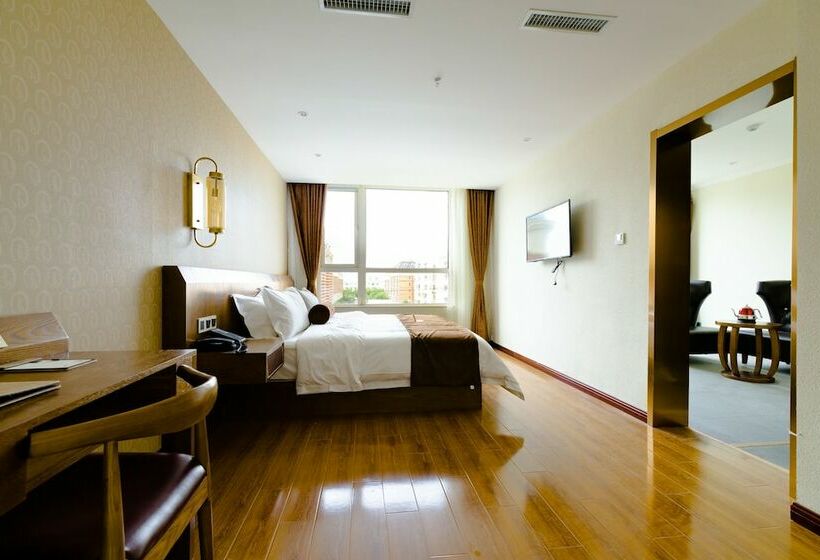 Люкс, Qingdao James Joyce
