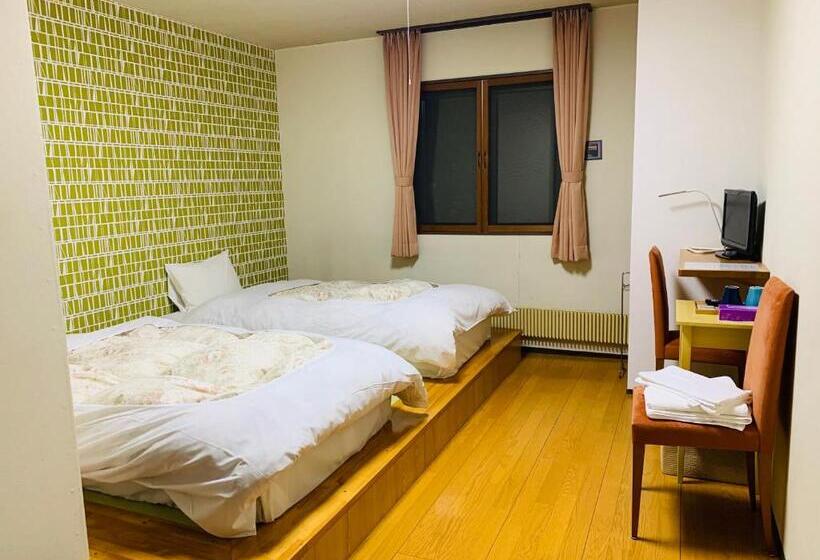 Quarto Estandar, Tae Windsor