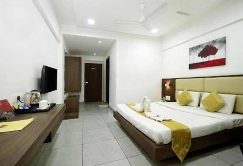 جناح, Crimson Park Shripriya