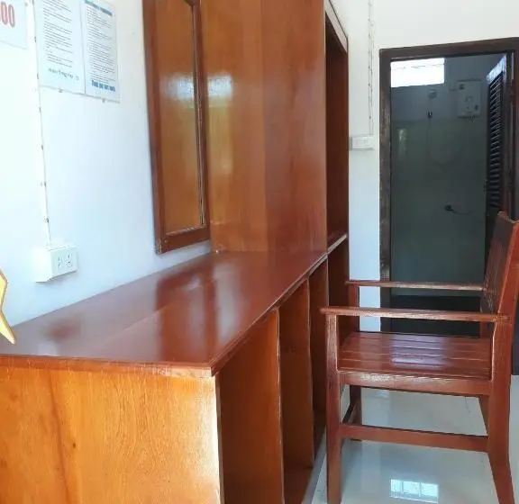 スタンダード4人部屋, Mama Leurth Sunset Guesthouse