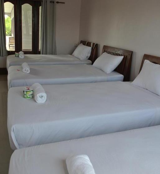 四人标准间, Mama Leurth Sunset Guesthouse