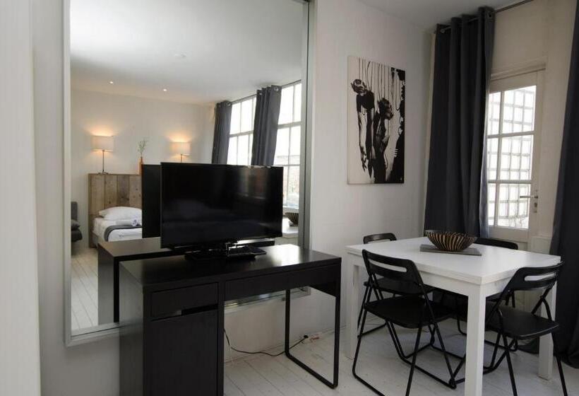 标准间, Amsliving