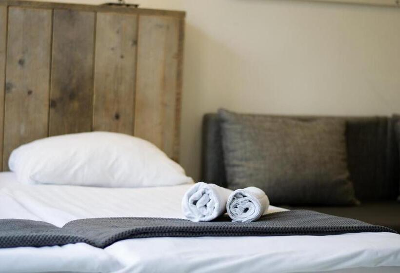 标准间, Amsliving