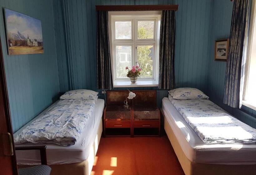 اتاق استاندارد چهار تخته, Guesthouse Gamli Bær