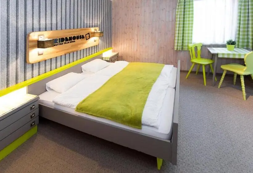 اتاق استاندارد, Ridehouse