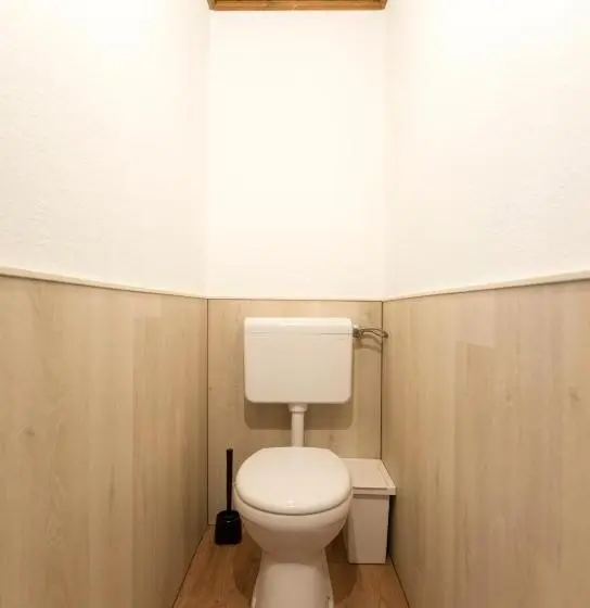 اتاق استاندارد یک نفره, Ridehouse