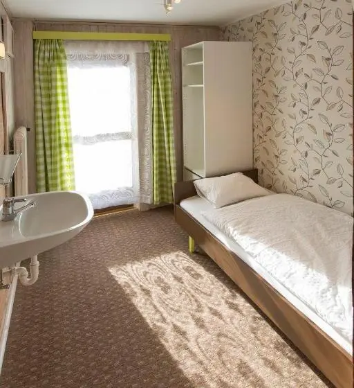 اتاق استاندارد یک نفره, Ridehouse
