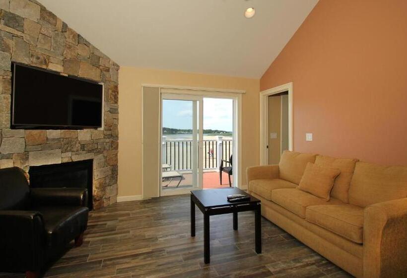 מיטת קינג בסוויטה, Norseman Resort On The Beach