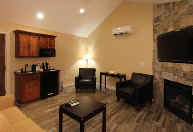 מיטת קינג בסוויטה, Norseman Resort On The Beach