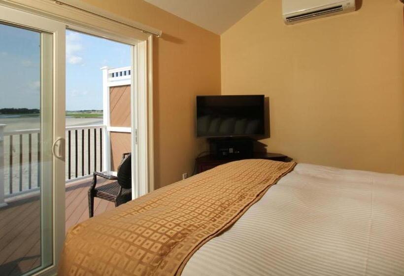 מיטת קינג בסוויטה, Norseman Resort On The Beach