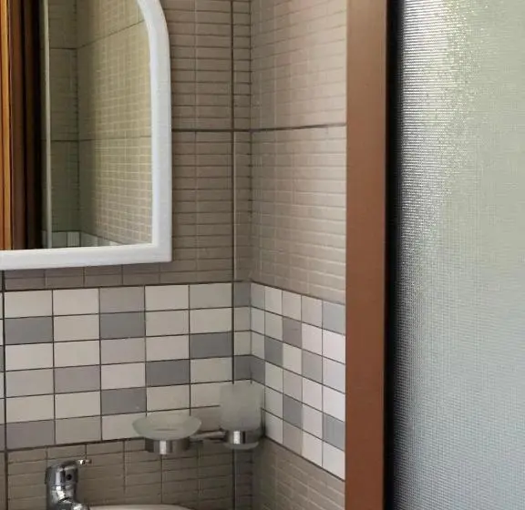 Quarto Basic, Athina