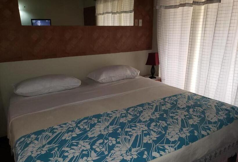 سوئیت با تخت بزرگ, Viola's Place