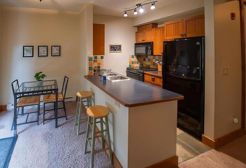 استودیوی استاندارد, Timberline Lodges By Fernie Lodging Co