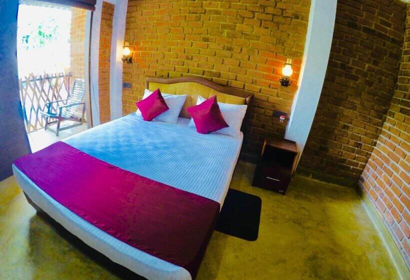 Номер Стандарт Вид на Бассейн, Airport Resort