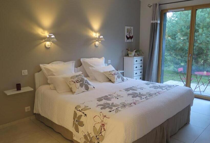 Номер Стандарт Вид на Сад, Crisalys Chambres D'hôtes
