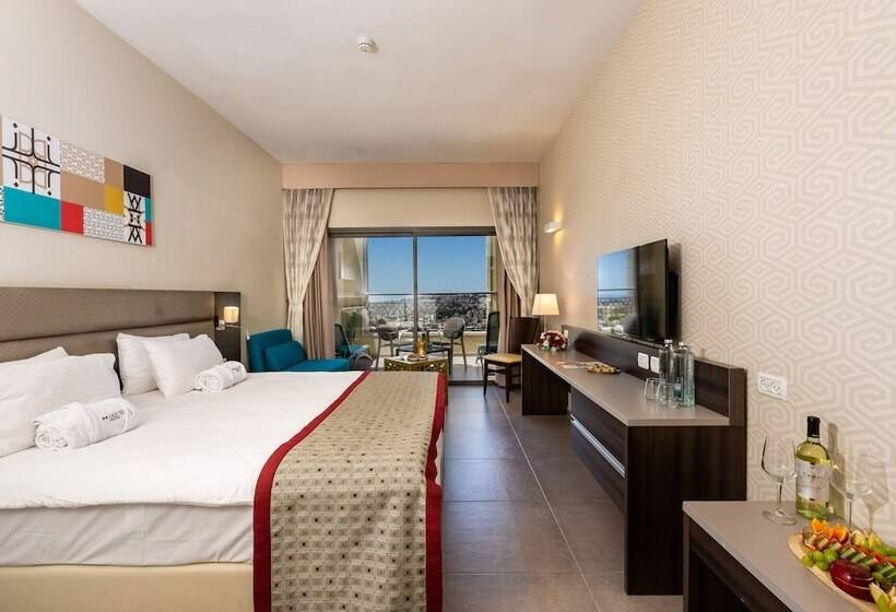 Quarto Deluxe Vista Cidade, Ramada Olivie Nazareth