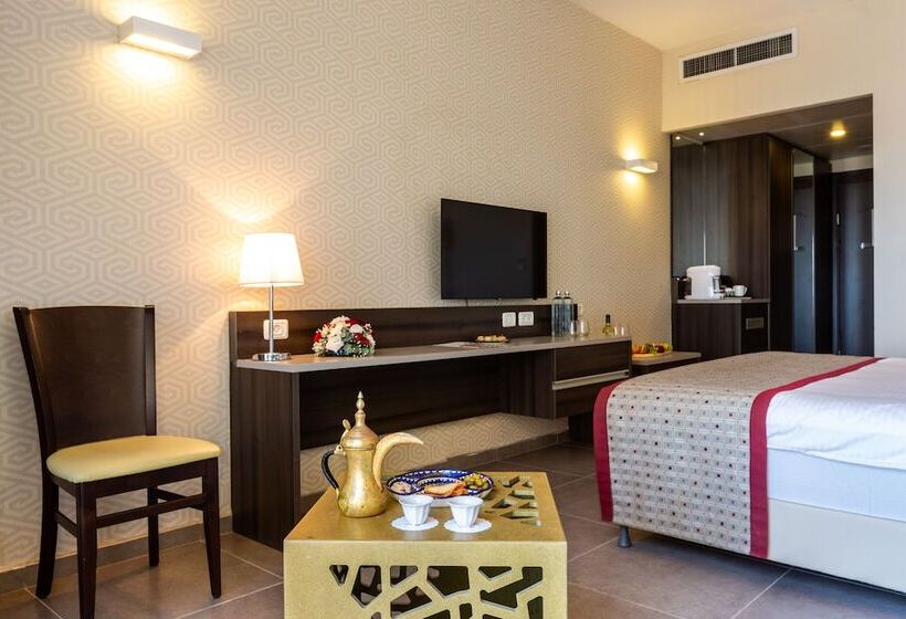 Quarto Deluxe Vista Cidade, Ramada Olivie Nazareth