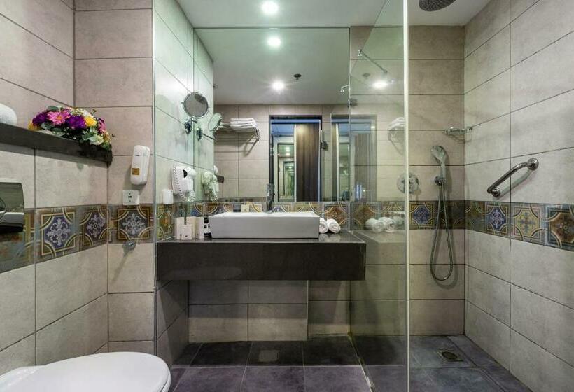 Quarto Deluxe com Vistas, Ramada Olivie Nazareth