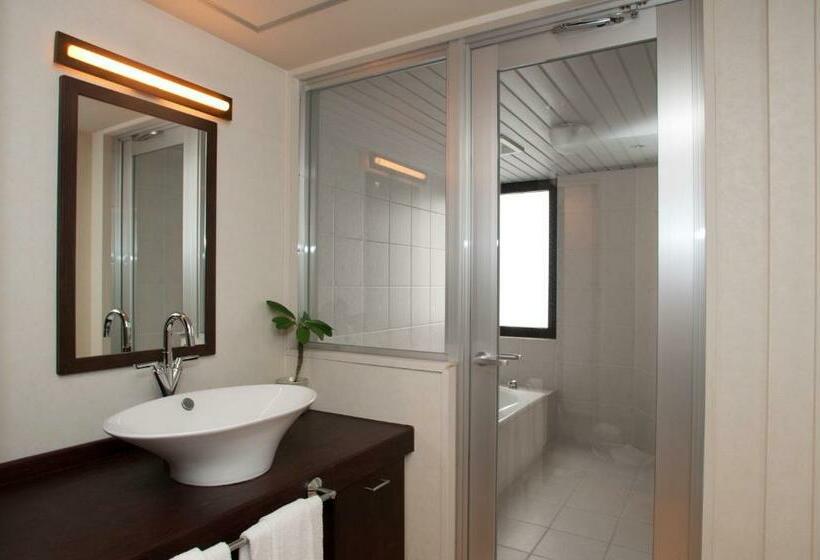 标准间带漩涡浴缸, Rplus Adults Only