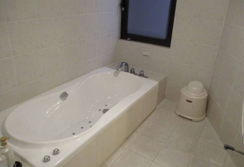 标准间, Rplus Adults Only