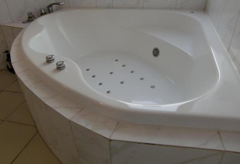 标准间, Rplus Adults Only