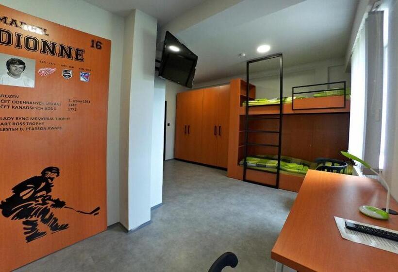 اتاق استاندارد چهار تخته, Sporthotel Zimní Stadion Benešov