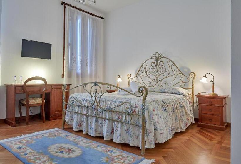 سوییت با چشم‌انداز باغ, B&b Villa Romano