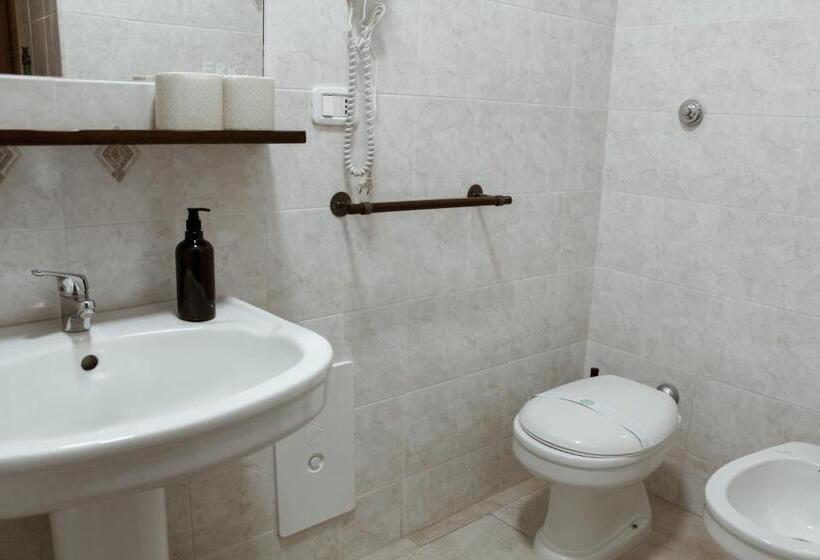 إستديو قياسى مطل على حمام السباحة, Country House L Aia   Wellness & Relax