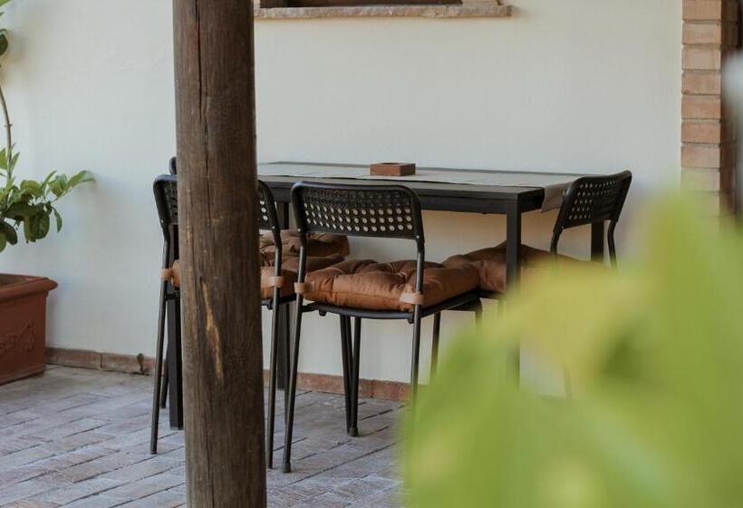 Escritório Standard Vista Jardim, Country House L Aia   Wellness & Relax