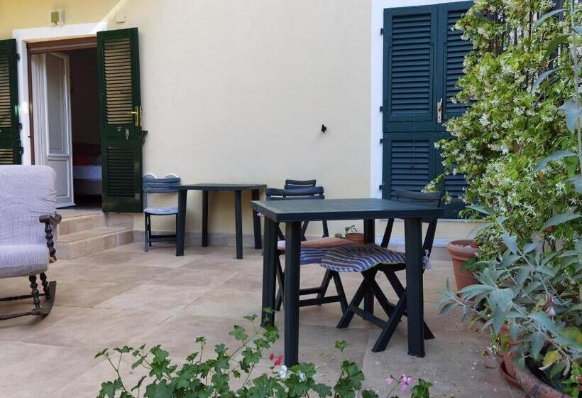 سوئیت جونیور خانوادگی, Il Giardino Di Tatiana Rooms & Breakfast