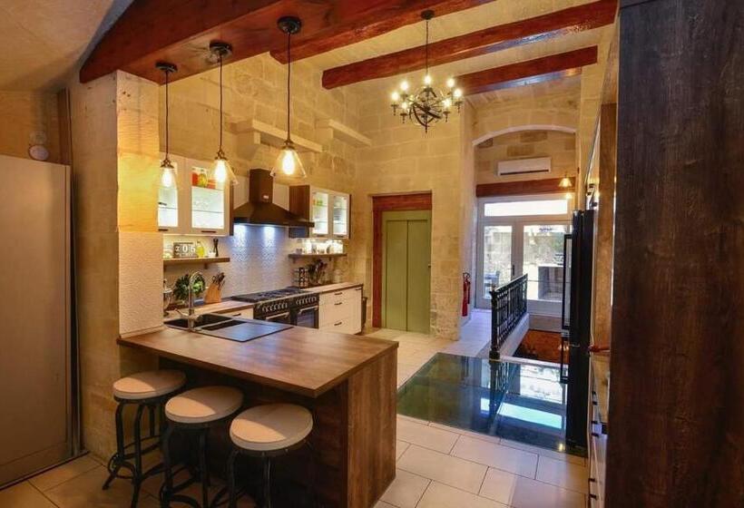 اتاق لوکس, Julesy S Bnb