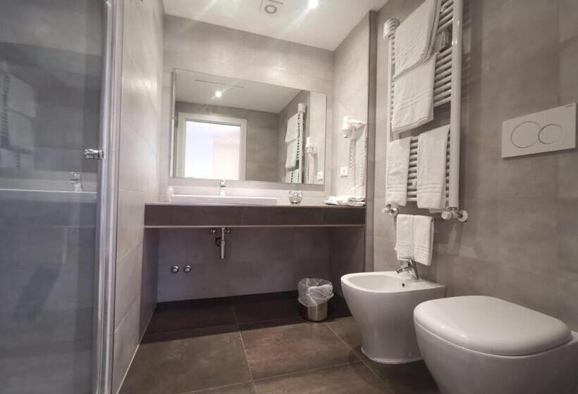 اتاق لوکس, L'etoile