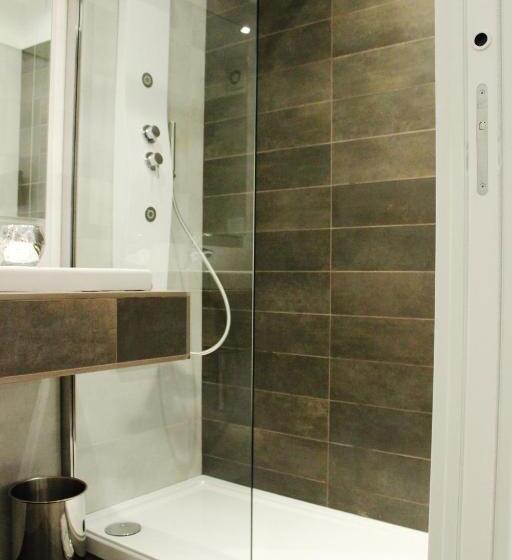 اتاق لوکس, L'etoile