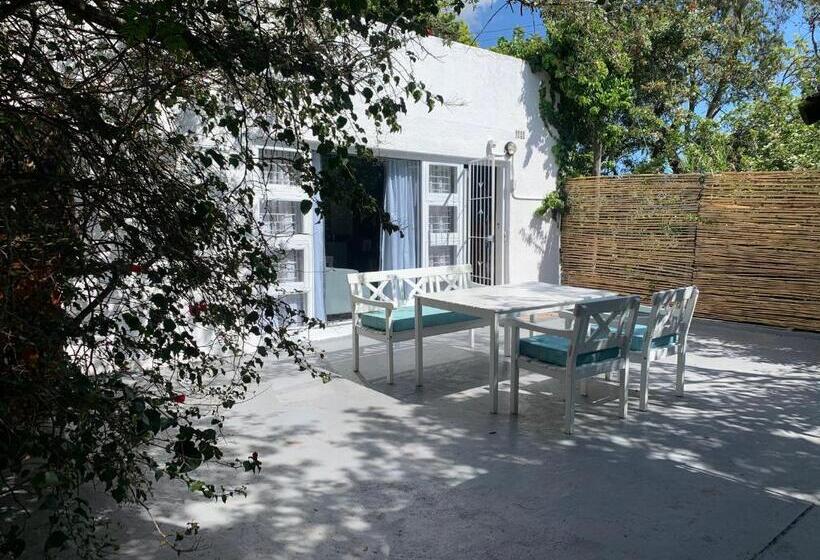 اتاق استاندارد با تخت بزرگ, The Little Hideaway Guesthouse